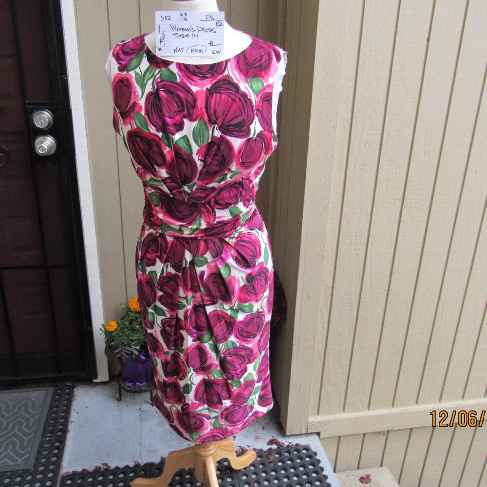 #682  NEW WOMAN'S FLORAL DRESS BY PHASE EIGHT  (SIZE 14)